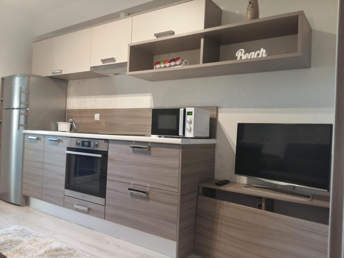 Apartment Vila Nina เพทรอซาเน ภายนอก รูปภาพ