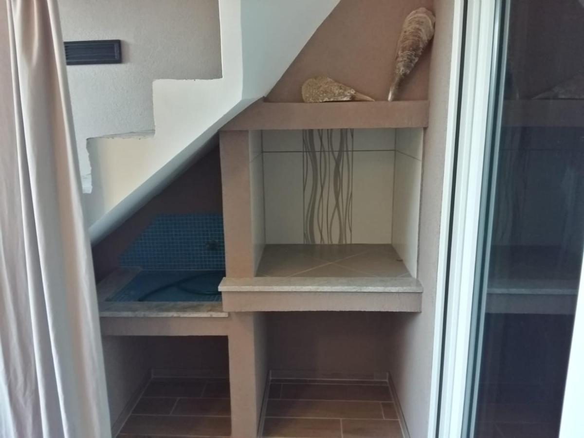 Apartment Vila Nina เพทรอซาเน ภายนอก รูปภาพ